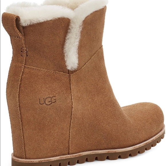 UGG WOMEN’S Skyline Ankle Boot Size:7.5 - Picture 2 of 9
